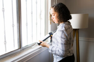 Our Best Tips to Seal Your Home for Winter Saving Use our energy saving tips to seal your home this winter and help you cut your gas bills in Georgia this winter.